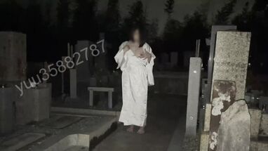 На кладбище - порно видео на купитьзимнийкостюм.рф